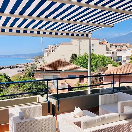 The Dream - Seafront Loft Giardini-Naxos